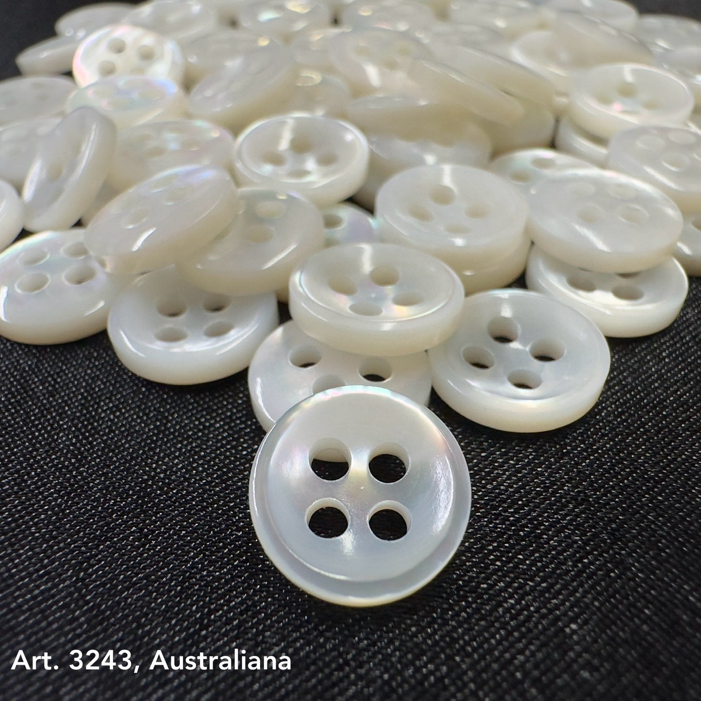 Art. 3243, Australiana - Buttonology Inc.