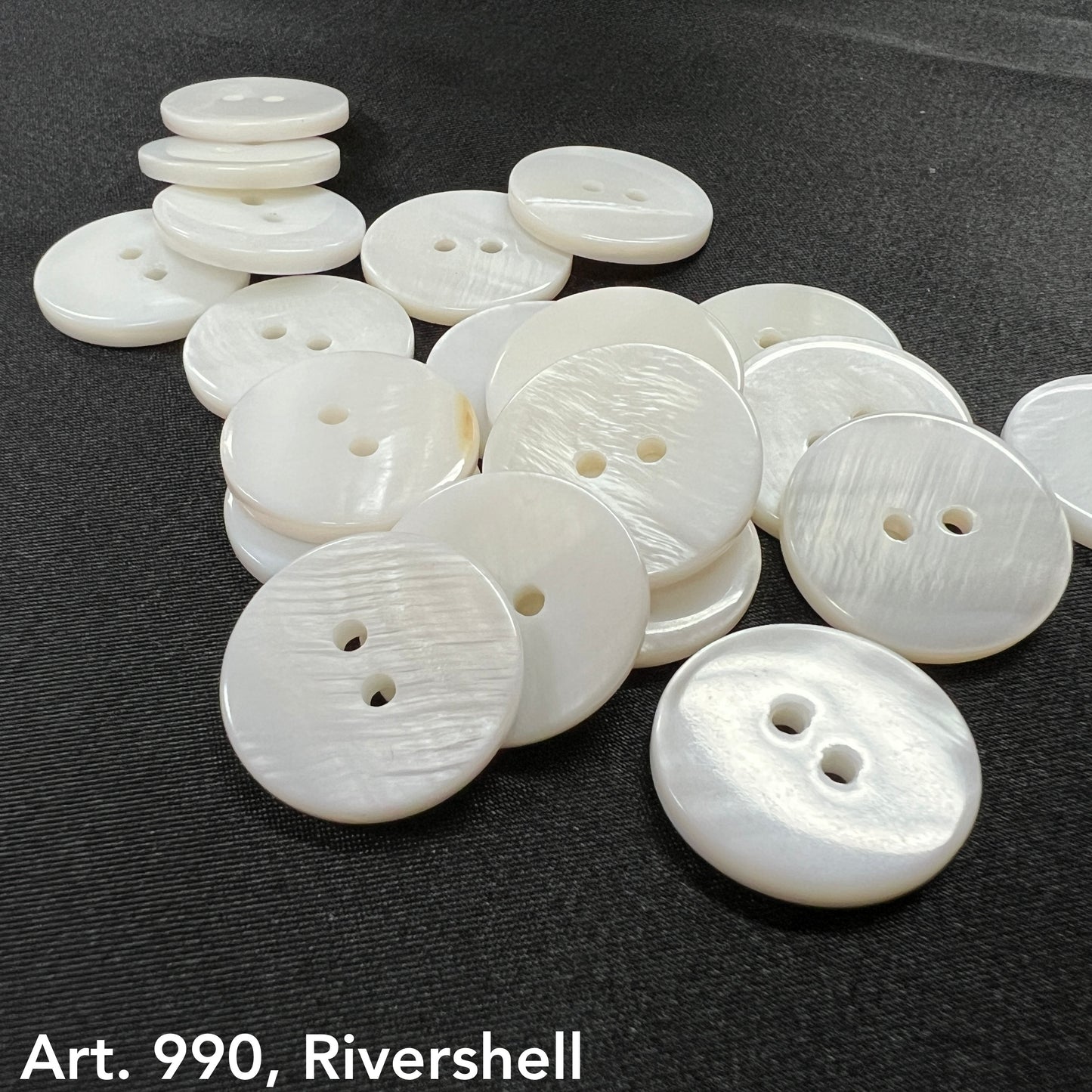 Art. 990, Rivershell - Buttonology Inc.